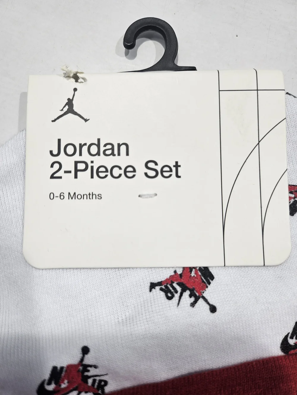 NIKE AIR JORDAN NEWBORN BABY BOYS 0-6M BEANIE HAT BOOTIES SOCKS 2-PIECE SET RED